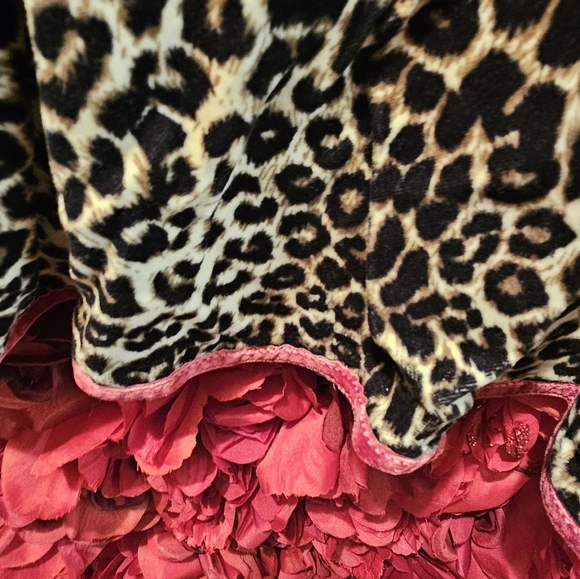 Children's Place 24 Months Leopard & Red Velvet Trim Dress Like New - Picture 4 of 5